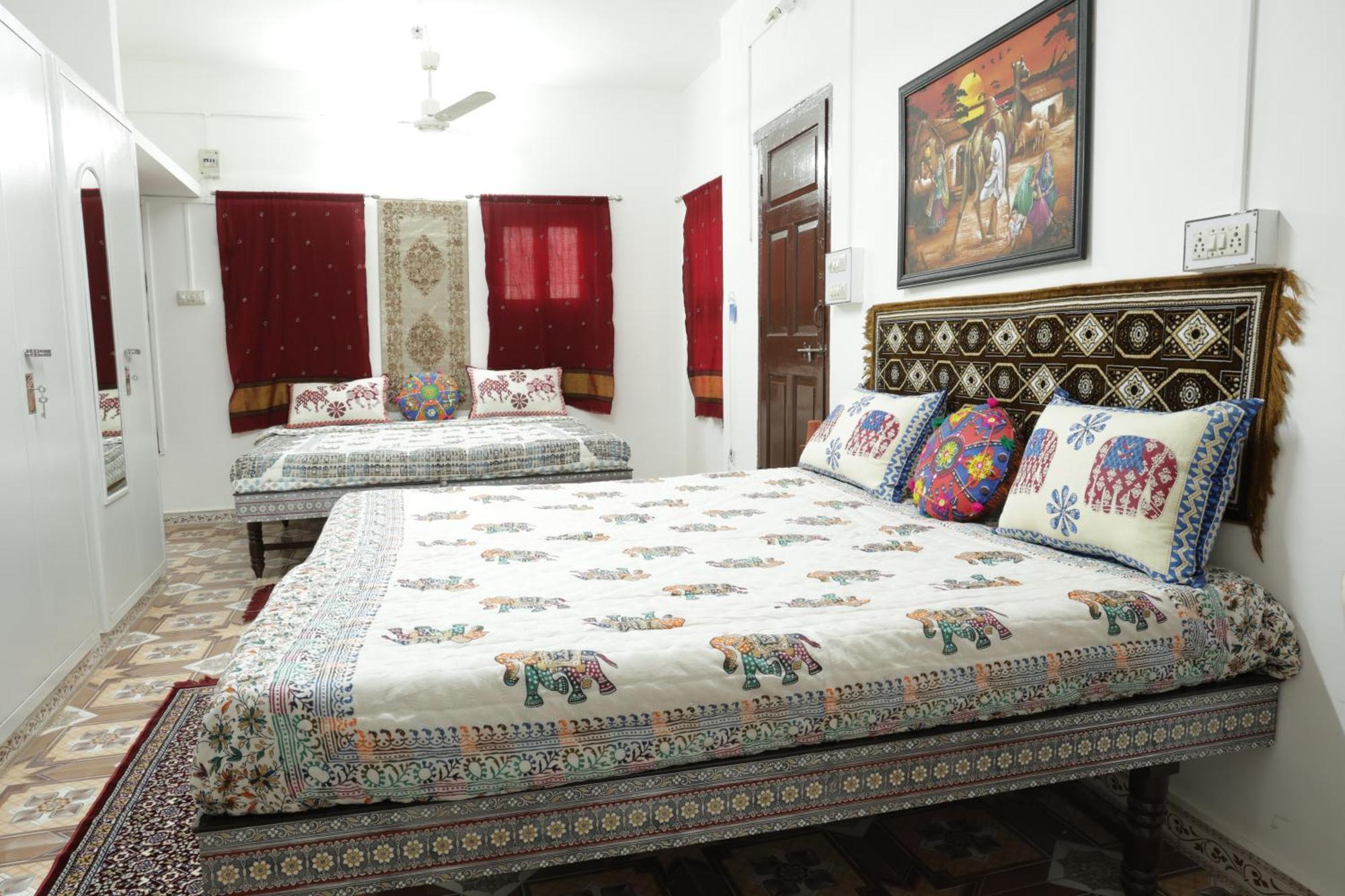 Prag View Heritage Homestay Bhuj Exterior photo